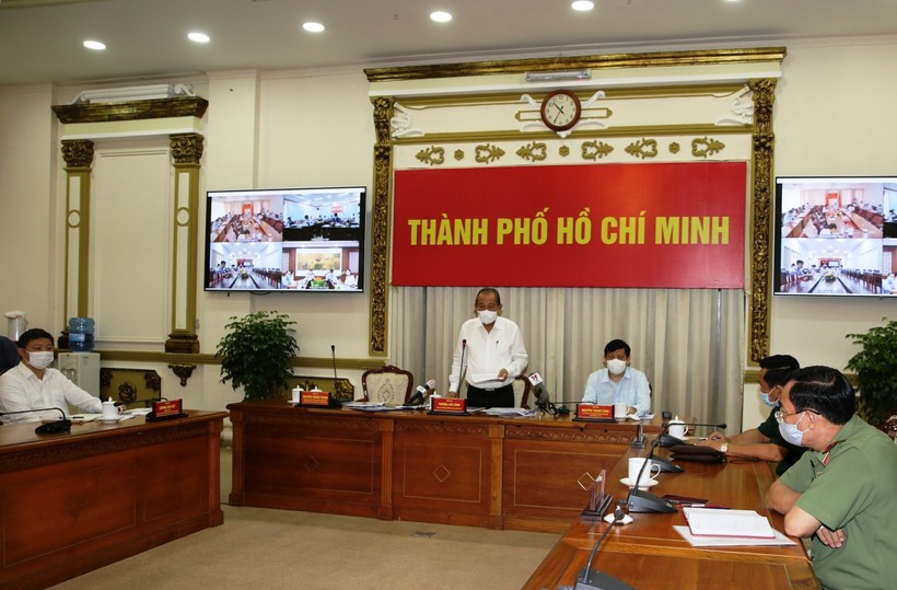 Phó Thủ tướng Thường trực Chính phủ Trương Hòa Bình họp với UBND TPHCM về công tác phòng, chống dịch bệnh COVID-19 trên địa bàn. Ảnh: VGP/Mạnh Hùng.