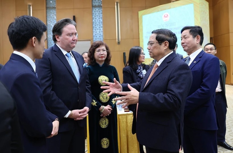 Thủ tướng Phạm Minh Chính với các đại biểu tham dự hội nghị. (Ảnh: Dương Giang/TTXVN)