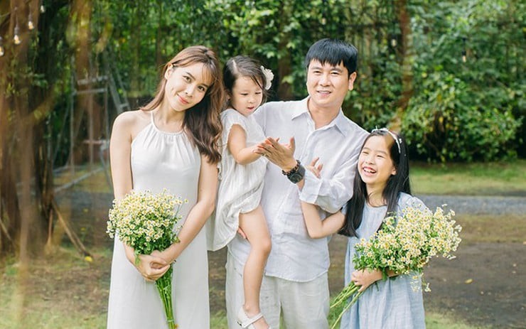 Hồ Hoài Anh và Lưu Hương Giang hiện có hai cô con gái chung.
