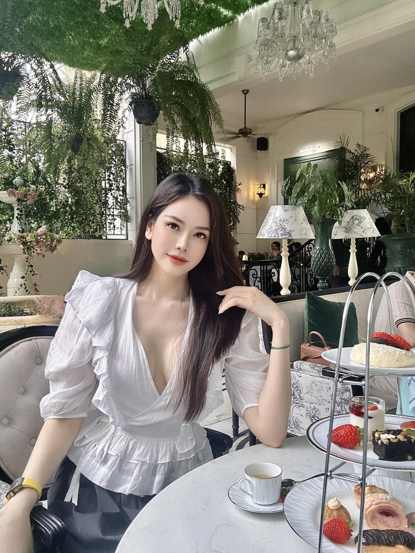 Con dâu tỷ phú Hoàng Kiều - cựu người mẫu Đào Lan Phương.