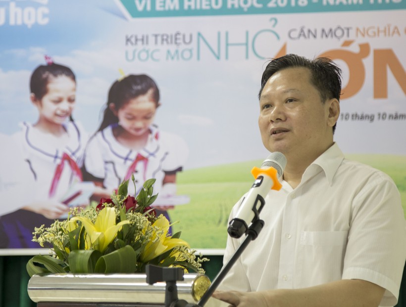 Ông Nguyễn Tiến Hoàng, Phó chủ tịch UBND tỉnh Quảng Bình ghi nhận, đánh giá cao những hành động cụ thể và thiết thực của Viettel Quảng Bình đối với học sinh vùng khó khăn.
