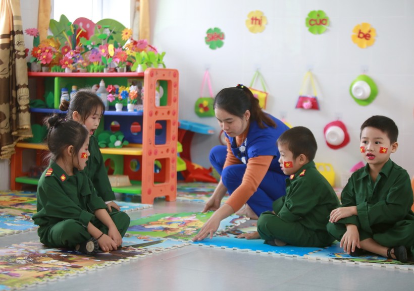 Các cháu học sinh bậc học Mầm non của xã Thanh Thạch được học trong ngôi trường mới khang trang 