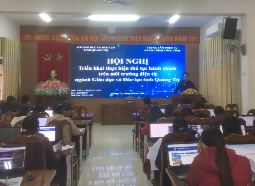Hội nghị tập huấn triển khai thực hiện thủ tục hành chính trên môi trường điện tử… của ngành GD&ĐT tỉnh Quảng Trị.