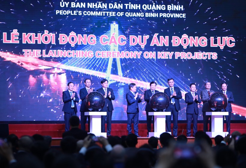 Khởi động các dự án động lực tại Hội nghị xúc tiến đầu tư của tỉnh Quảng Bình năm 2021