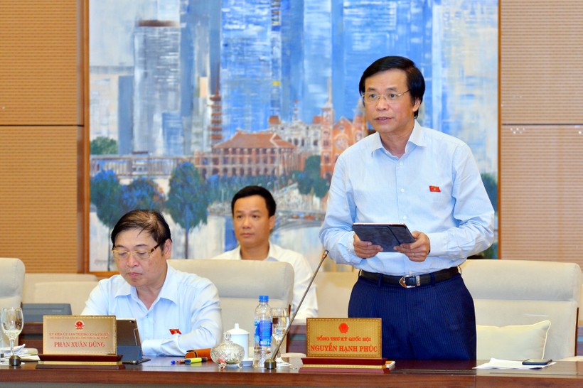 Tổng Thư ký Quốc hội Nguyễn Hạnh Phúc báo cáo một số vấn đề về việc chuẩn bị kỳ họp thứ 8.