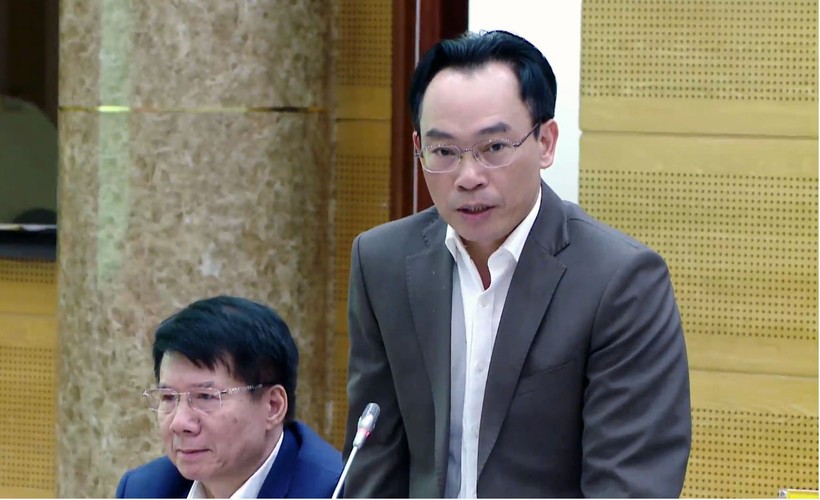 Thứ trưởng Bộ GD&ĐT Hoàng Minh Sơn trả lời câu hỏi phóng viên tại họp báo Chính phủ.
