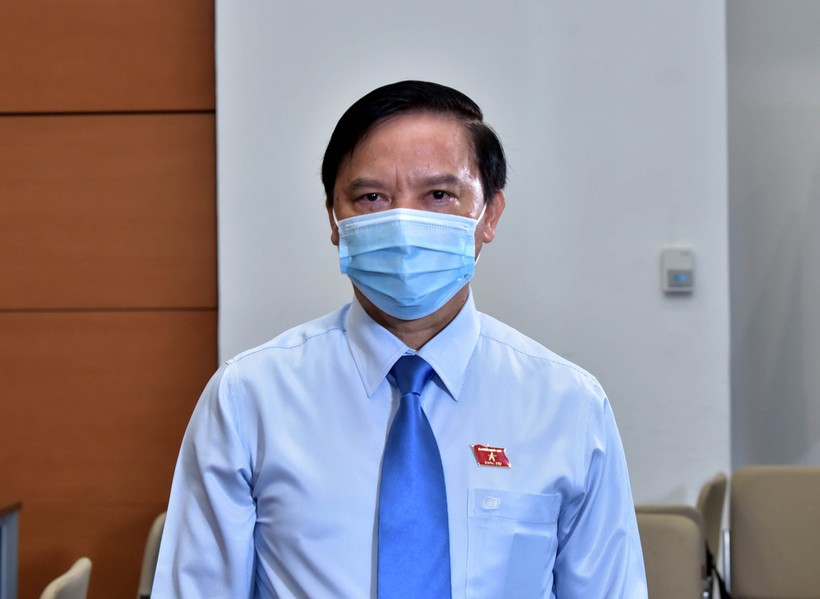 Phó Chủ tịch Quốc hội Nguyễn Khắc Định trả lời phỏng vấn.