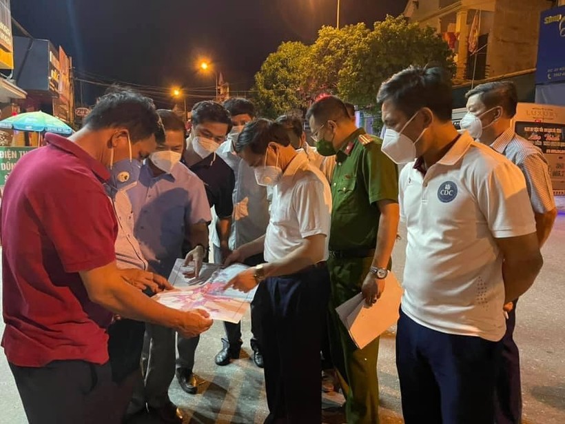 Trong tối 13/8, huyện Cẩm Xuyên ghi nhận một trường hợp dương tính với Covid-19 trong khu dân cư.