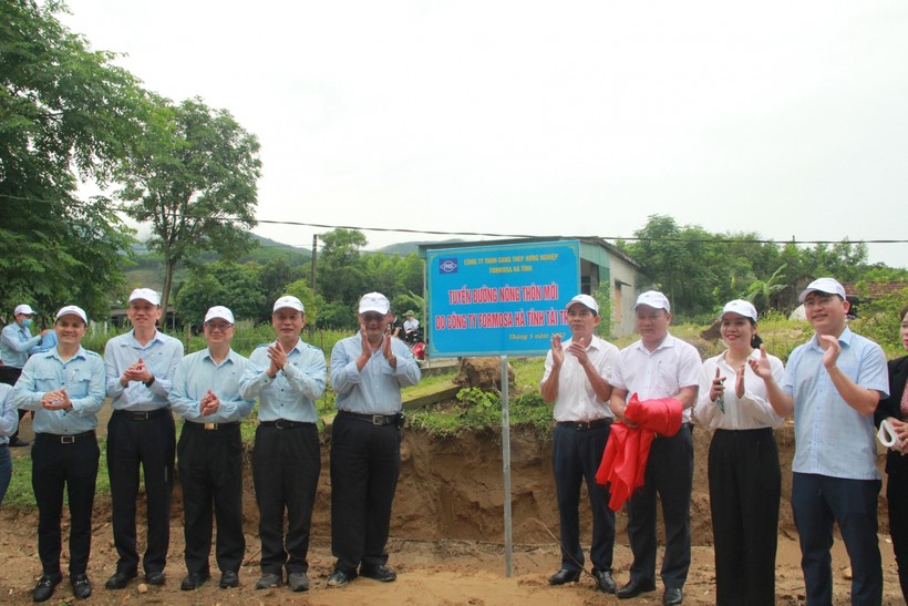 Formosa Hà Tĩnh tài trợ gần 2 tỷ đồng xây dựng đường nông thôn mới