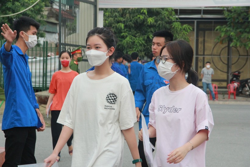 Hà Tĩnh: Hơn 900 học sinh đua "giành vé" vào Trường THPT Chuyên