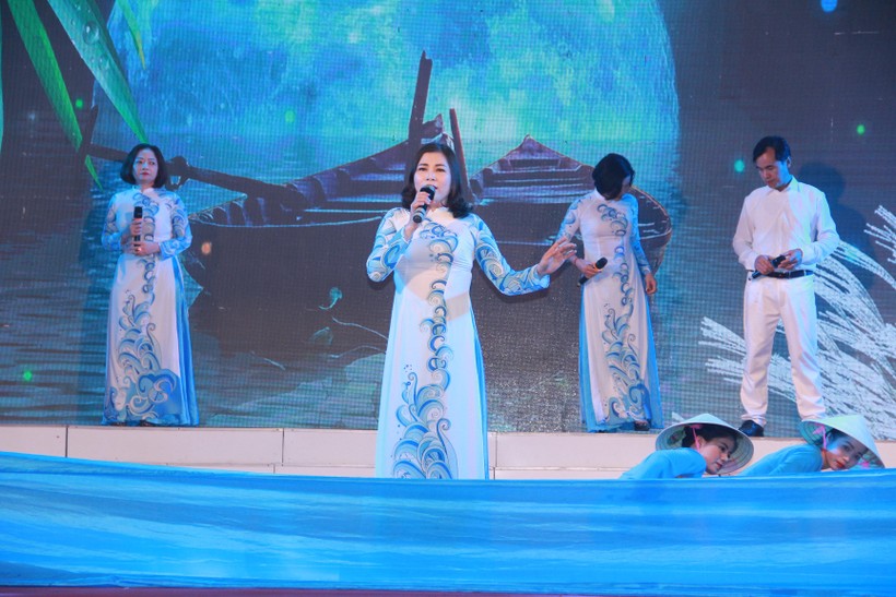Trao giải Liên hoan tiếng hát giáo viên ngành Giáo dục Hà Tĩnh năm 2022