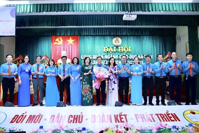 Ban Chấp hành CĐGD Hà Tĩnh nhiệm kỳ 2023 - 2028 ra mắt tại Đại hội.