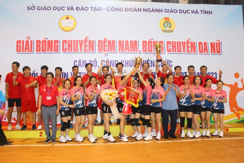 Bế mạc Vòng chung kết Giải bóng chuyền Nam, Nữ ngành Giáo dục Hà Tĩnh năm 2023.