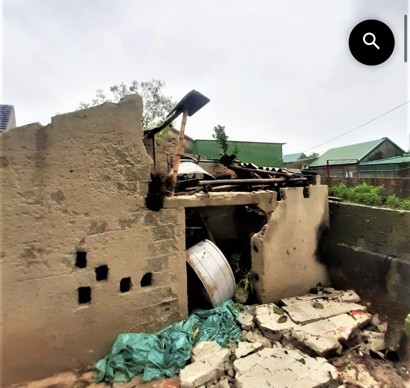 Một nhà dân tại xã Ích Hậu (Lộc Hà, Hà Tĩnh) bị hư hỏng sau trận lốc xoáy.