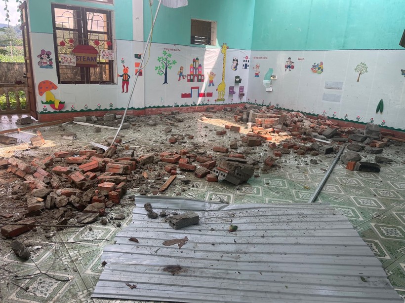 Điểm Trường Mầm non Sơn Hồng (huyện Hương Sơn, Hà Tĩnh) hư hỏng sau trận lốc xoáy.