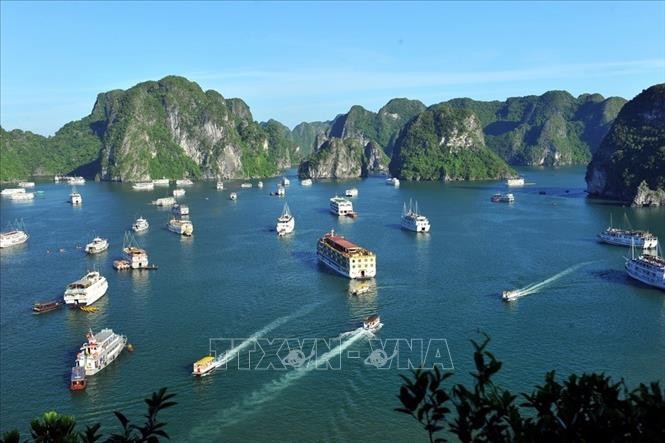 Quảng Ninh mở cửa lại du lịch, dịch vụ từ 12 giờ ngày 1/5