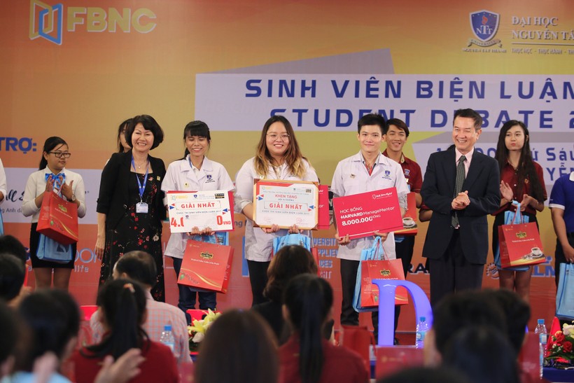 Đội Vị Hương đã giành giải Nhất cuộc thi cấp Trường ĐH Nguyễn Tất Thành