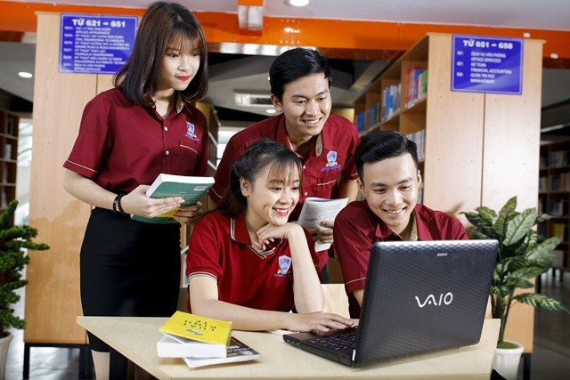 Sinh viên Trường ĐH Nguyễn Tất Thành  