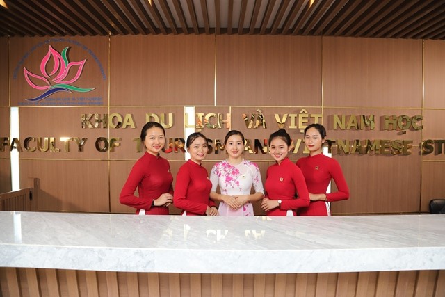 Sinh viên Khoa Du lịch Trường ĐH Nguyễn Tất Thành
