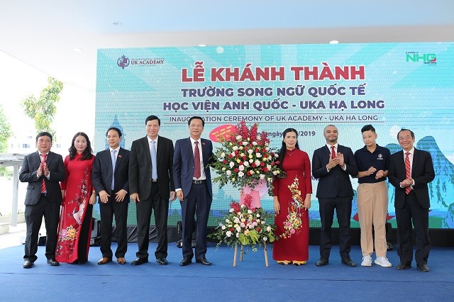 Lãnh đạo tỉnh Quảng Ninh chúc mừng Tập đoàn giáo dục Nguyễn Hoàng khánh thành UK Academy.