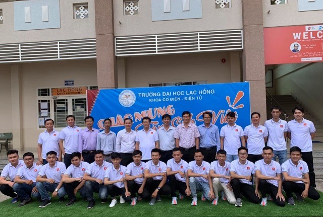 Trường ĐH Lạc Hồng làm lễ xuất quân cho đội Robot LH-WAO.