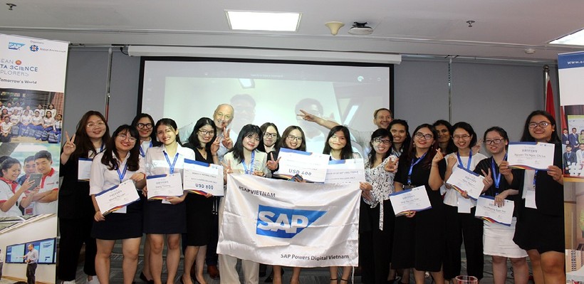 Vòng chung kết cuộc thi Khám phá Khoa học dữ liệu ASEAN 2019 diễn ra tại cơ sở Hà Nội, Đại học RMIT Việt Nam