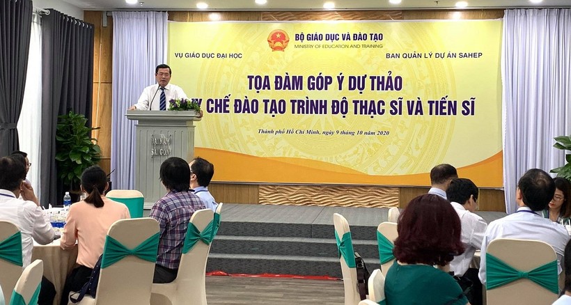 Thứ trưởng Bộ GD&ĐT Nguyễn Văn Phúc phát biểu chỉ đạo tại tọa đàm