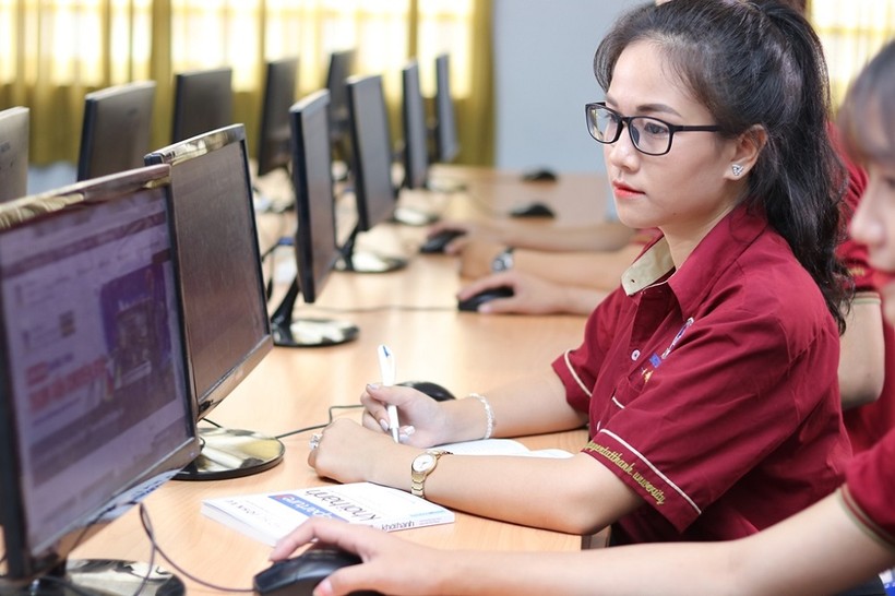 Sinh viên Trường ĐH Nguyễn Tất Thành bắt đầu học trực tuyến từ 22/2/2021