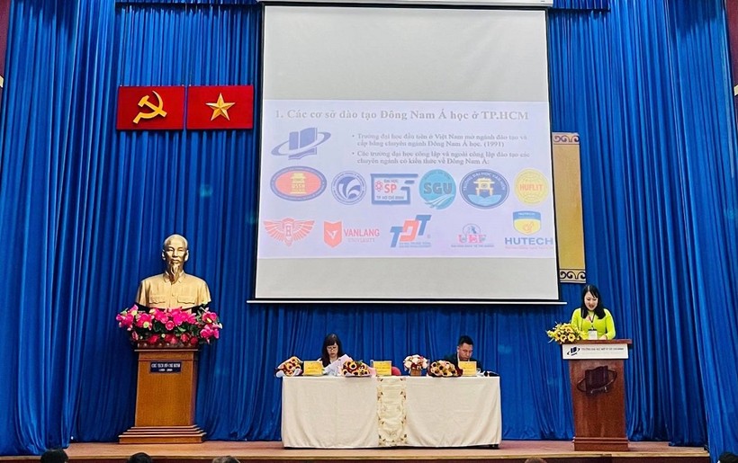 PGS.TS. Phan Thị Hồng Xuân – Chủ tịch Hội Hữu nghị Việt Nam – Đông Nam Á phát biểu khai mạc