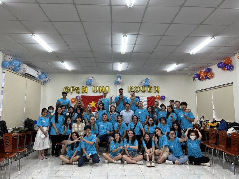 Các sinh viên trong chương trình kết nối Quốc tế Việt Nam – Pháp