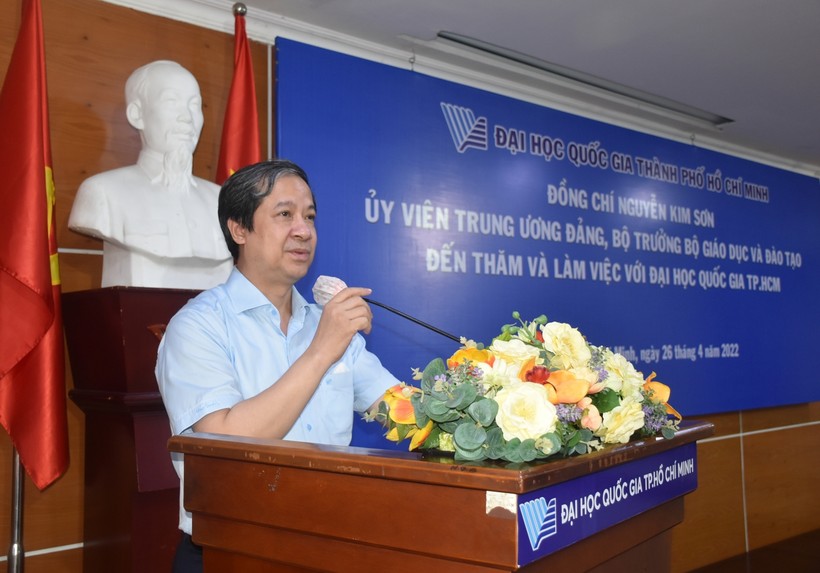Bộ trưởng Bộ GD&ĐT Nguyễn Kim Sơn phát biểu tại buổi làm việc.