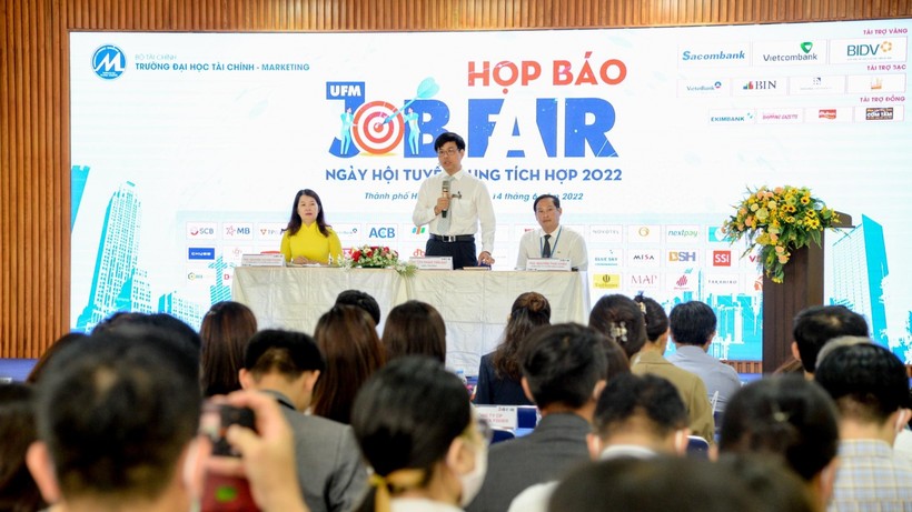 PGS.TS Phạm Tiến Đạt - Hiệu trưởng UFM thông tin về ngày hội tuyển dụng tích hợp UFM 2022 