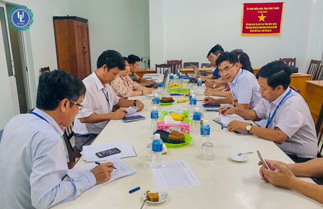 Lãnh đạo Sở GD&ĐT tỉnh Bình Thuận làm việc với các đoàn cán bộ hỗ trợ giám sát thi 