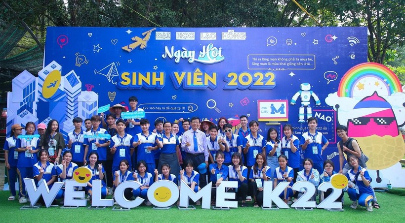 Tân sinh viên LHU hào hứng với nhiều hoạt động tại Ngày hội sinh viên 2022.