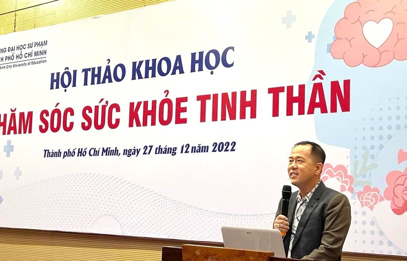 GS Huỳnh Văn Sơn, Hiệu trưởng Trường ĐH Sư phạm TPHCM phát biểu tại hội thảo.