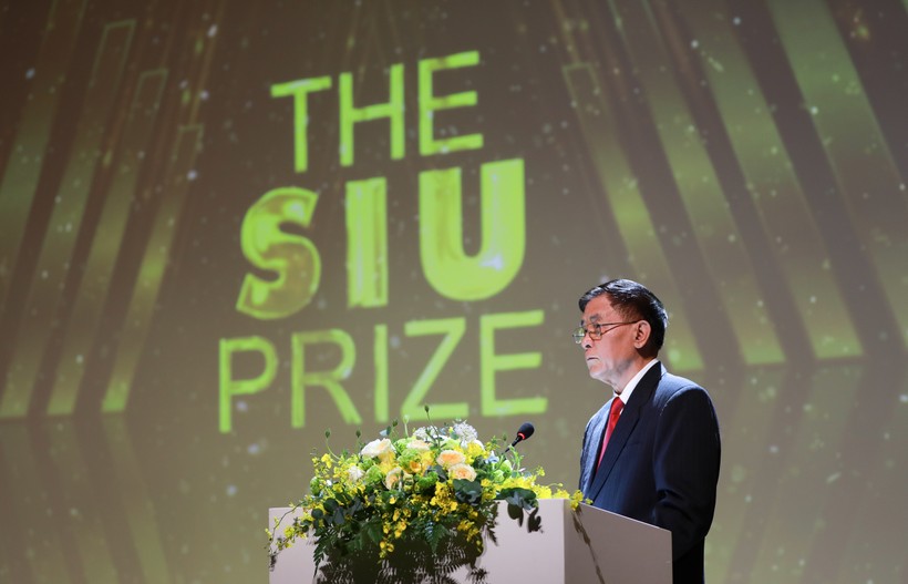 TS Phạm Quý Tỵ, Hiệu trưởng Trường ĐH Quốc tế Sài Gòn công bố về giải thưởng SIU Prize.