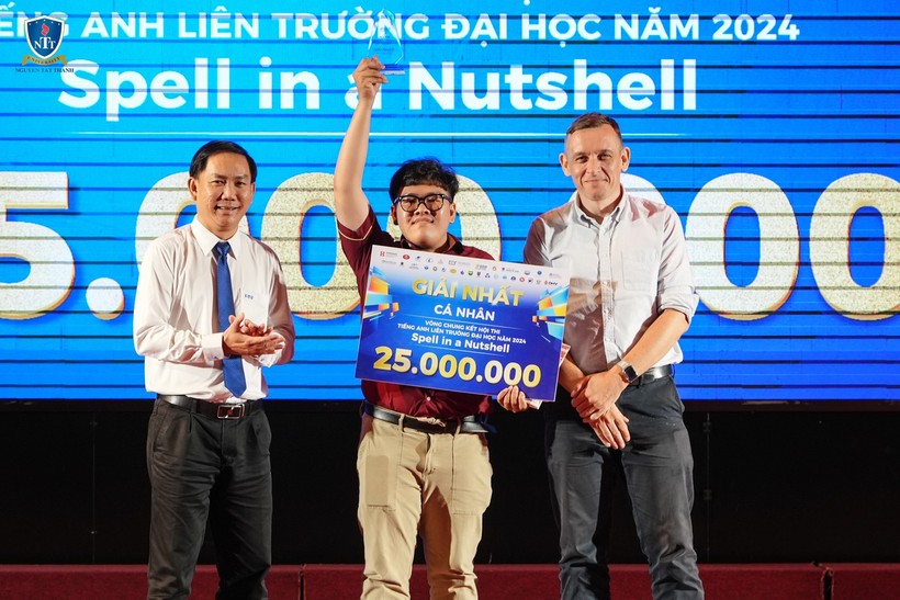 Nguyễn Minh Trí xuất sắc giành giải Nhất chung cuộc.