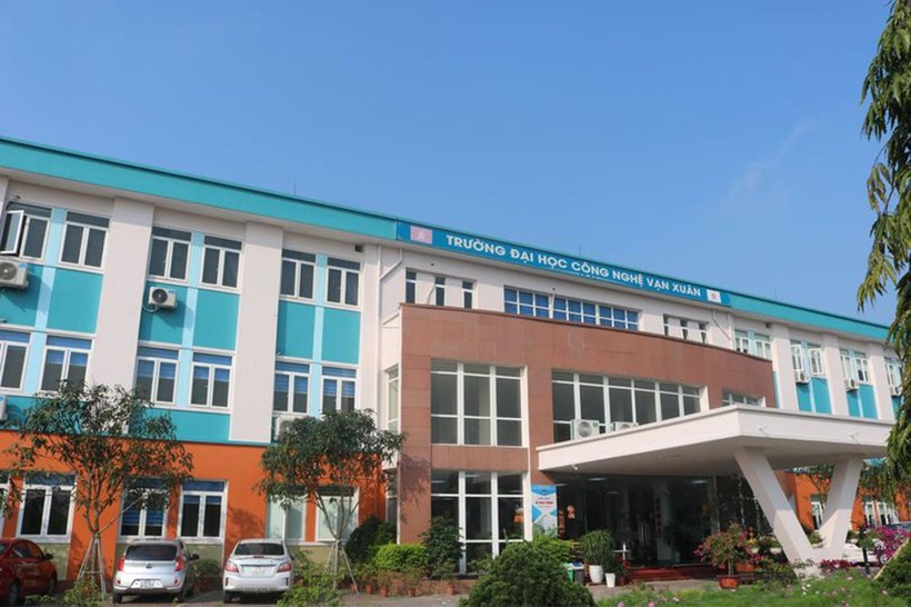 Trường Đại học Công nghệ Vạn Xuân tại thị xã Cửa Lò, Nghệ An.