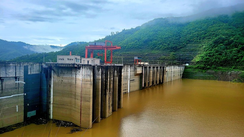 Lòng hồ thủy điện Bản Vẽ tại huyện Tương Dương, Nghệ An.