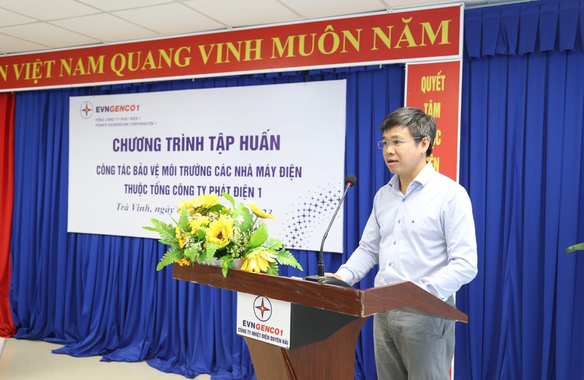 Ông Nguyễn Hồng Thạch - Phó Ban An toàn và Môi trường EVNGENCO1 phát biểu. (Ảnh: CTCC)