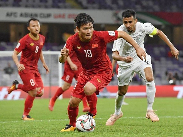 Quang Hải làm khán giả ở trận gặp Malaysia vì thẻ phạt.