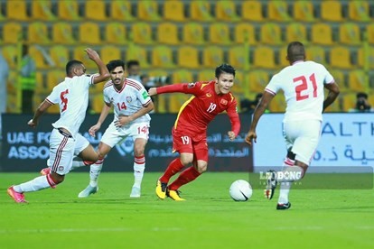 Quang Hải và đồng đội đã thi đấu đầy nỗ lực trước tuyển UAE rất mạnh.