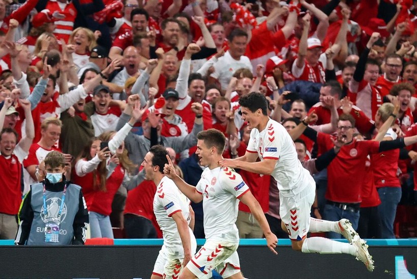Đan Mạch đã có trận đấu tuyệt vời để giành vé vào vòng 1/8. Ảnh: Reuters.