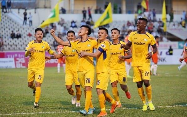 SLNA chi 30 tỷ đồng đưa các cầu thủ gốc Nghệ trở lại sân Vinh.