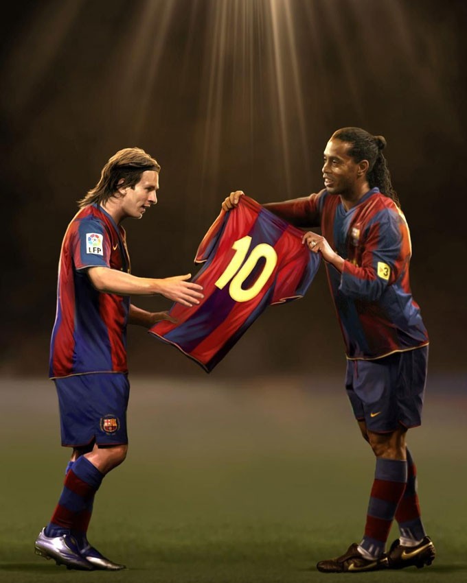 Ronaldinho từng trao lại chiếc áo số 10 cho Messi.