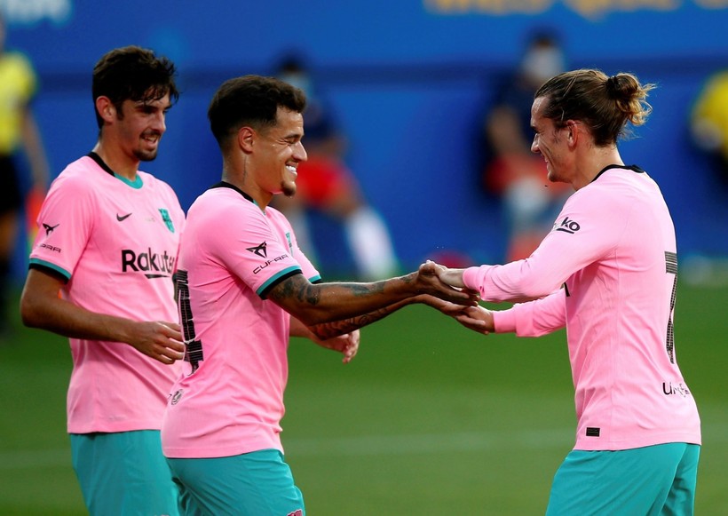 Cả Coutinho và Griezmann đang "mắc kẹt" tại Barca