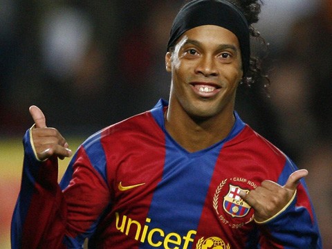 Ronaldinho phủ nhận việc theo nghiệp HLV bóng đá.