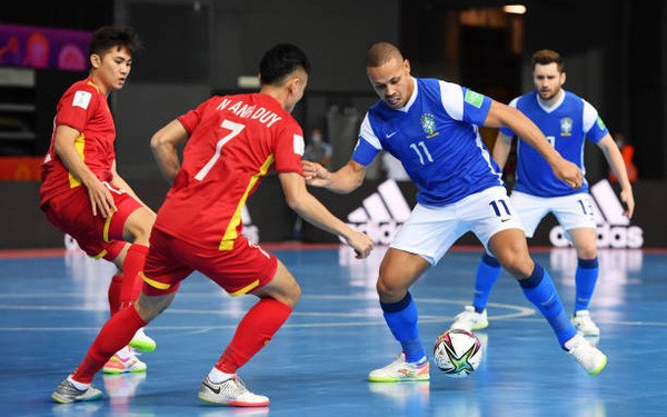 Tuyển Việt Nam thua đậm futsal Brazil ở trận ra quân World Cup 2021.
