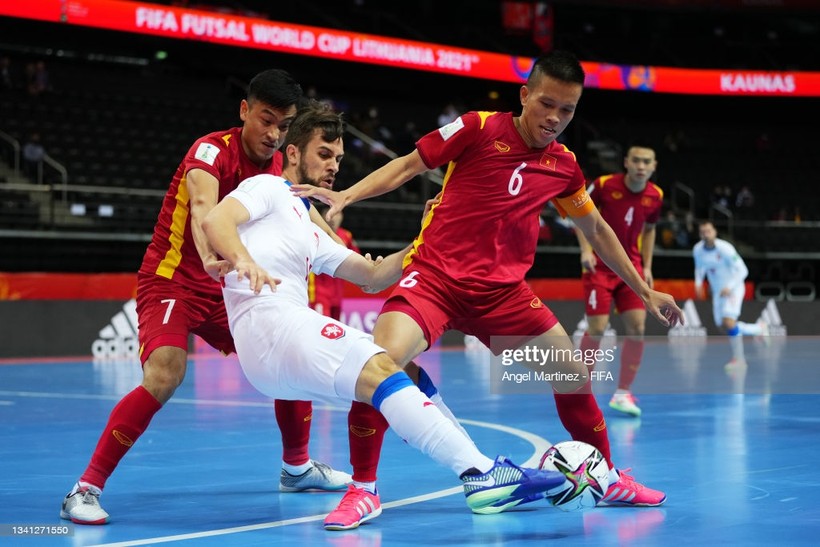 Futsal Việt Nam và Thái Lan cùng vượt qua vòng bảng World Cup.