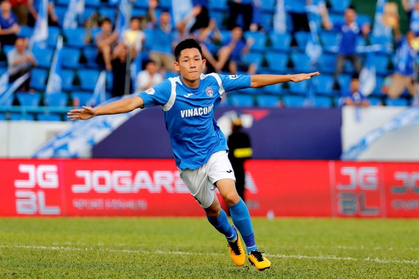 Hai Long sẽ gia nhập Hà Nội FC với một bản hợp đồng kéo dài 5 năm.
